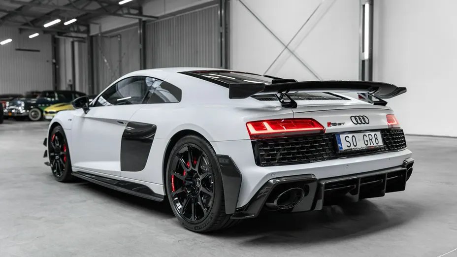 AUDI R8 -