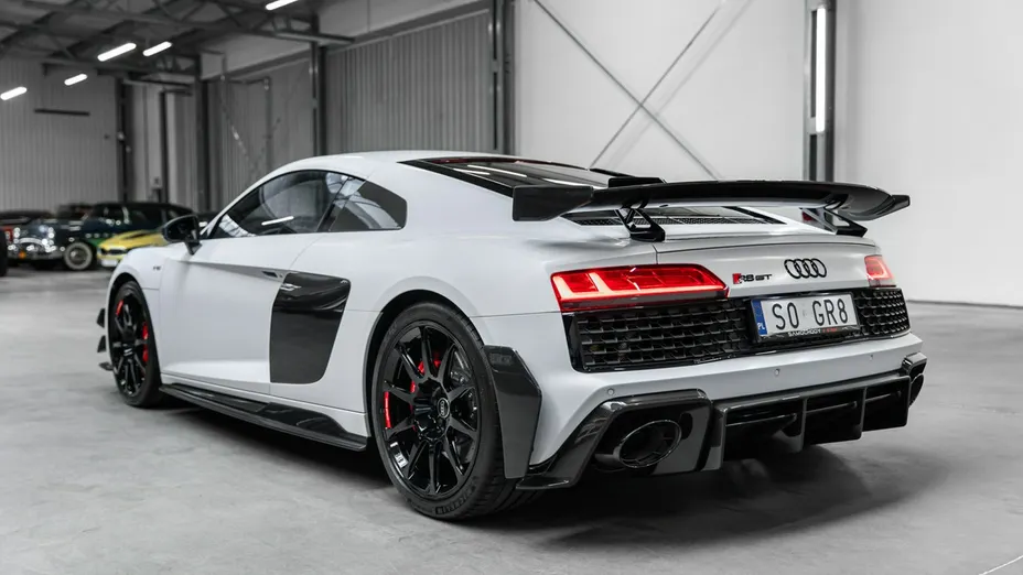 AUDI R8 -