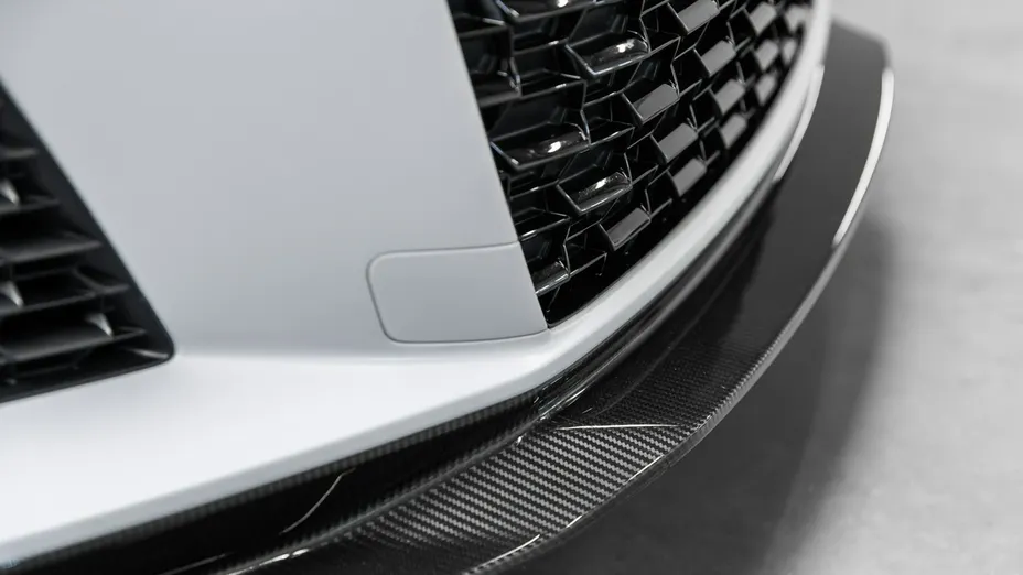 AUDI R8 -