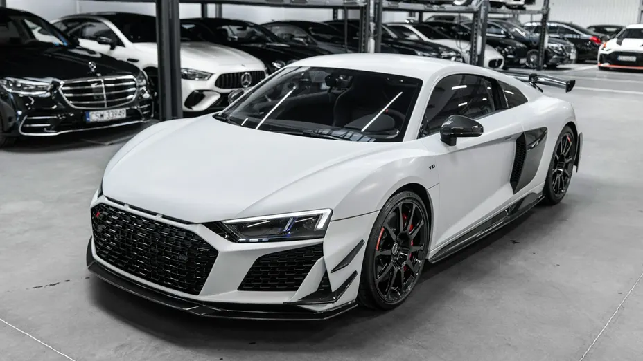 AUDI R8 -