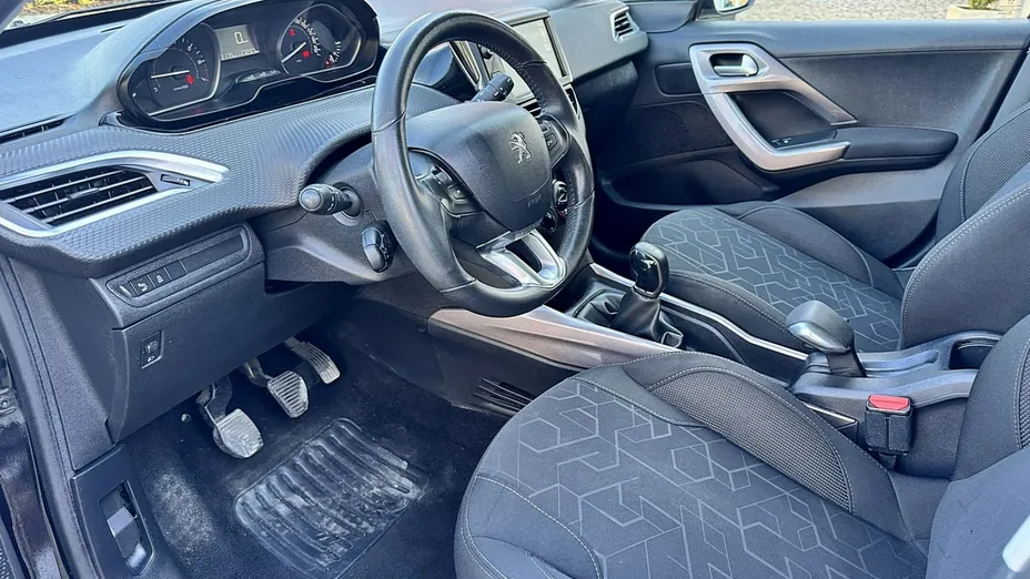 PEUGEOT 2008 -