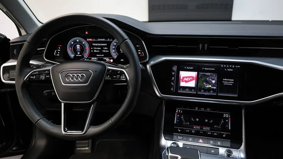 AUDI A6 -