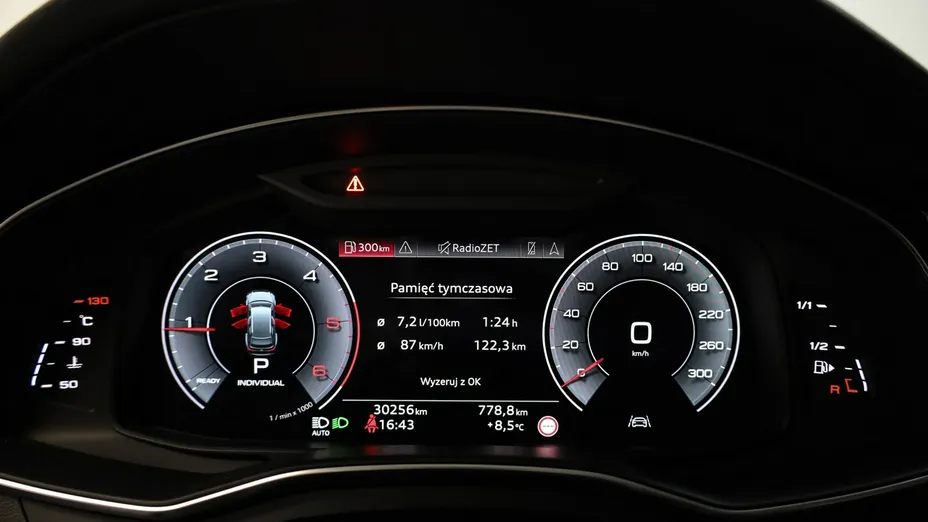 AUDI A6 -