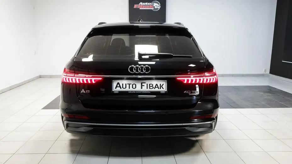 AUDI A6 -