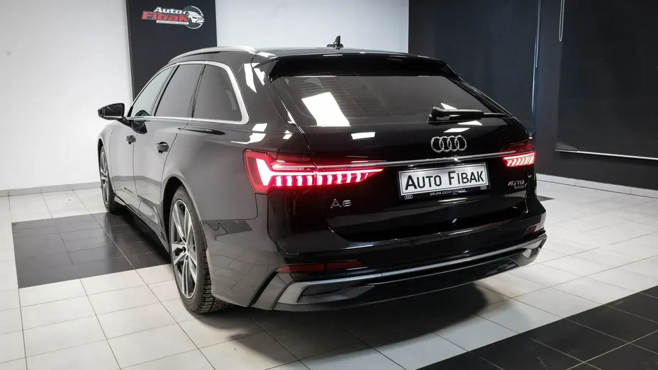 AUDI A6 -