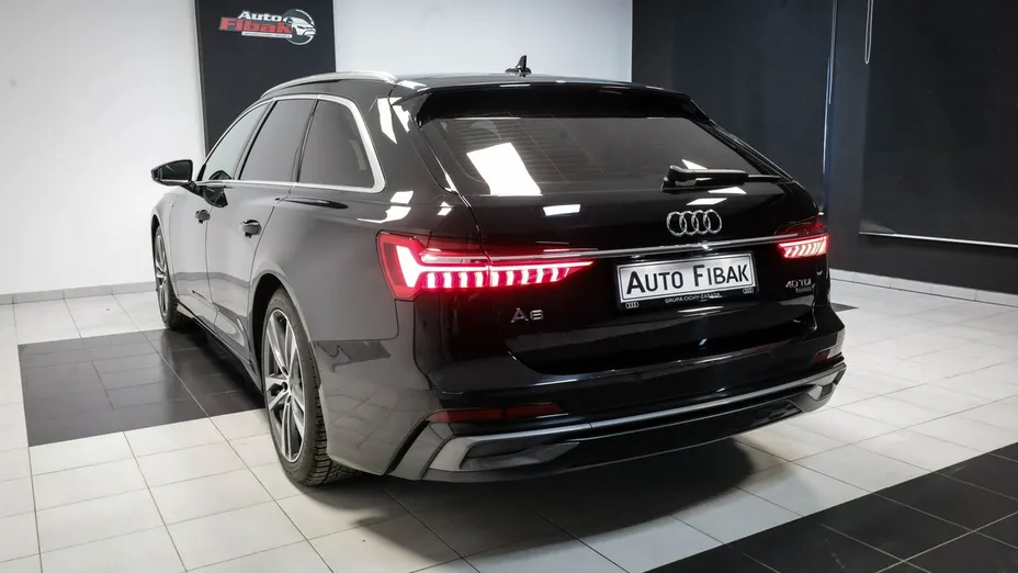 AUDI A6 -