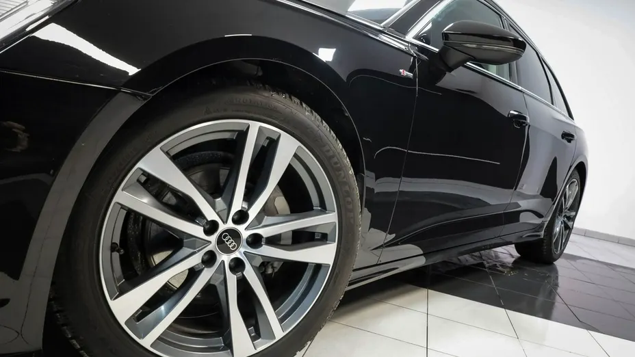 AUDI A6 -