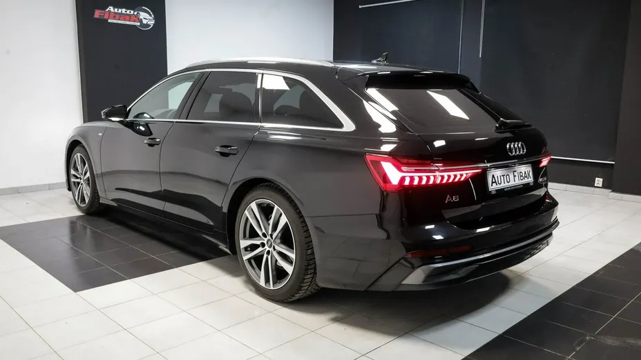 AUDI A6 -