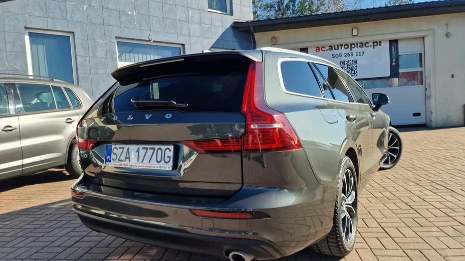 VOLVO V60 -