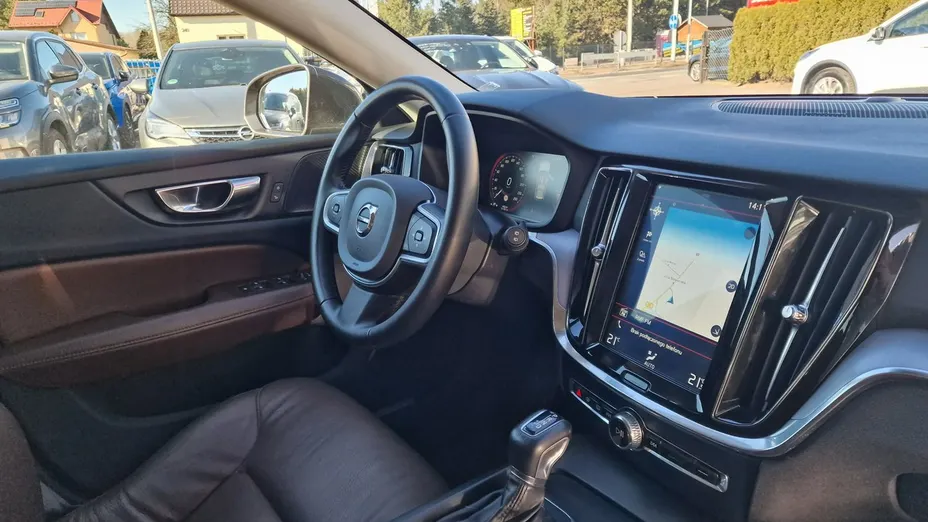 VOLVO V60 -