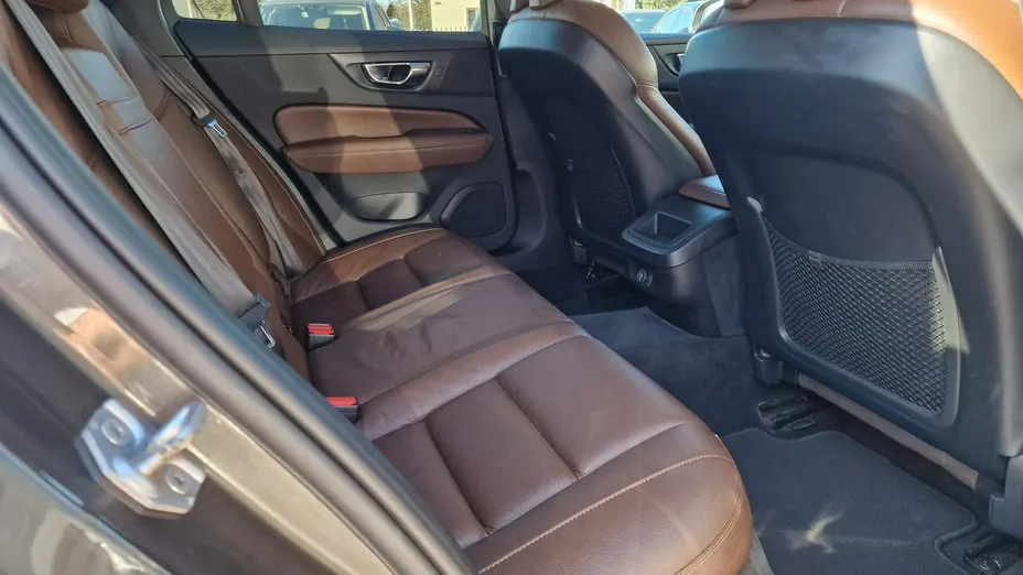 VOLVO V60 -