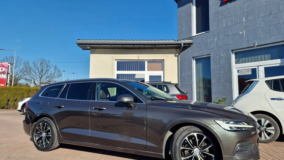VOLVO V60 -