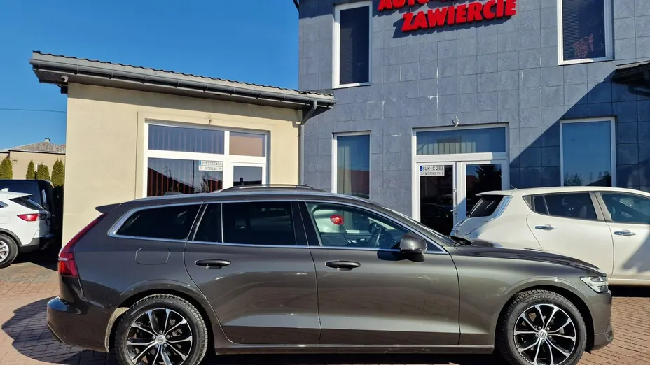 VOLVO V60 -