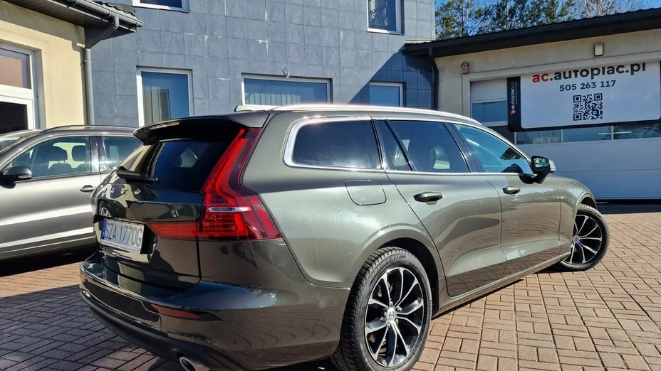 VOLVO V60 -