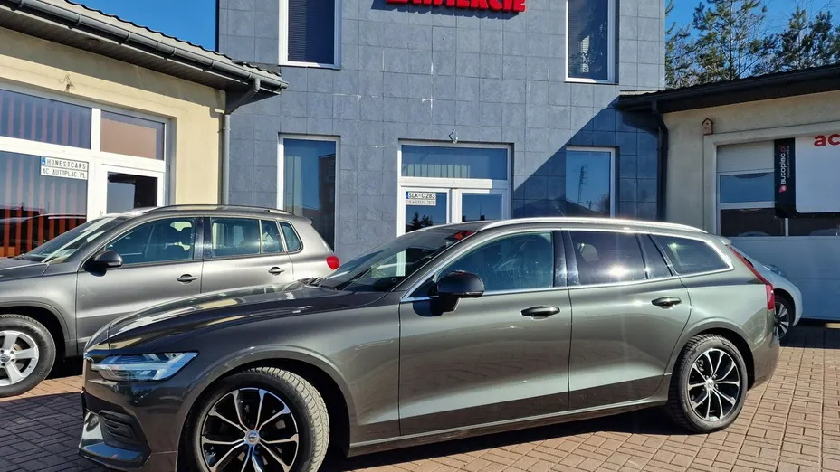 VOLVO V60 -