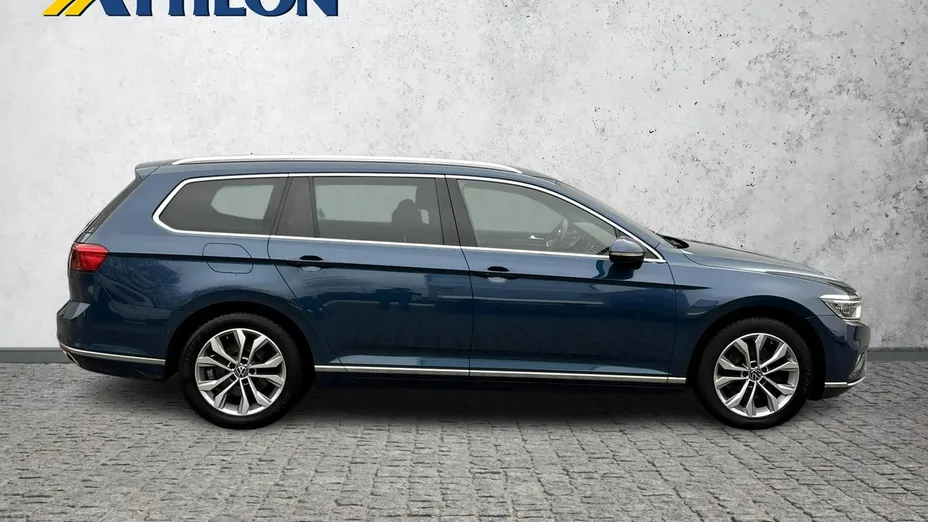 VOLKSWAGEN Passat -