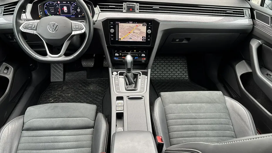 VOLKSWAGEN Passat -