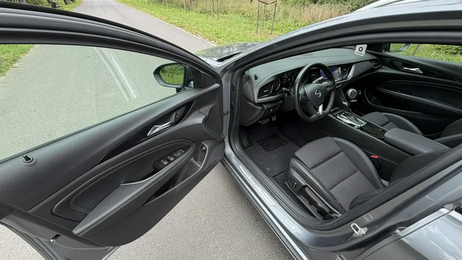 OPEL Insignia -