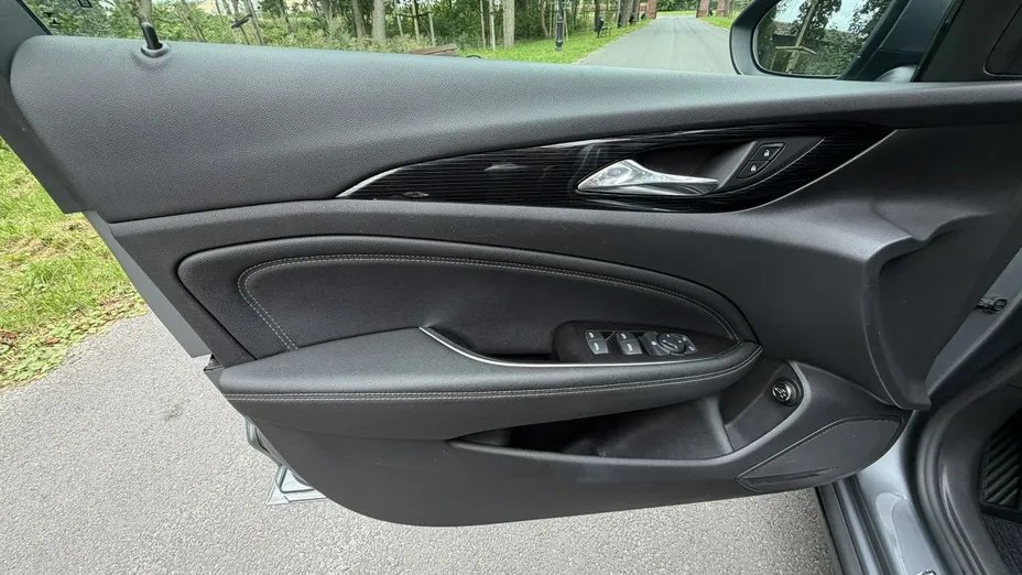 OPEL Insignia -