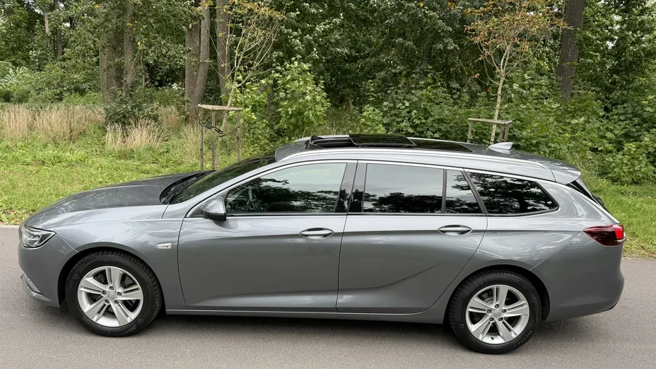OPEL Insignia -