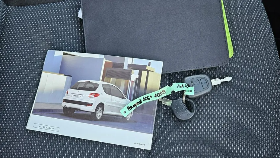 PEUGEOT 206+ -