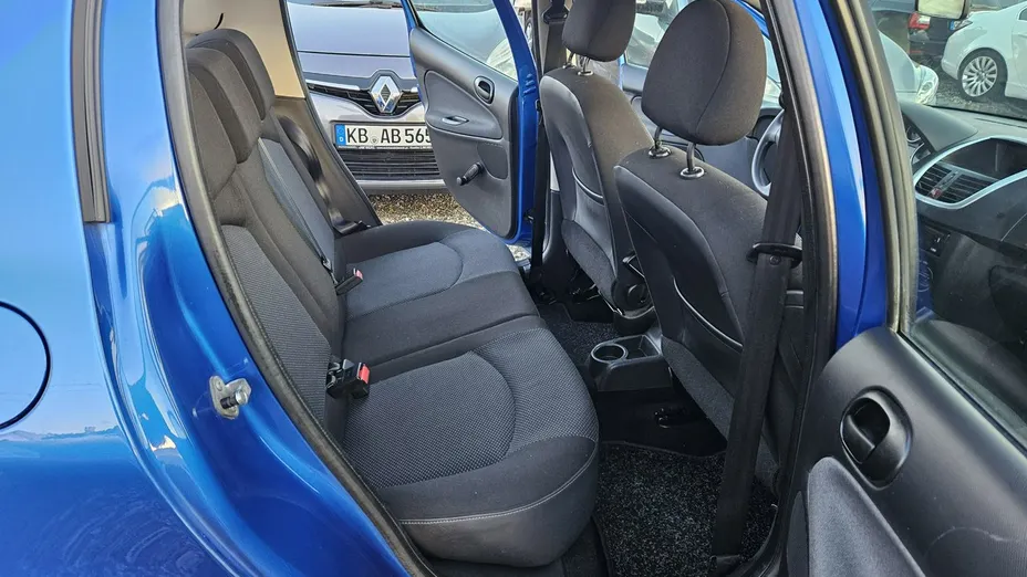 PEUGEOT 206+ -