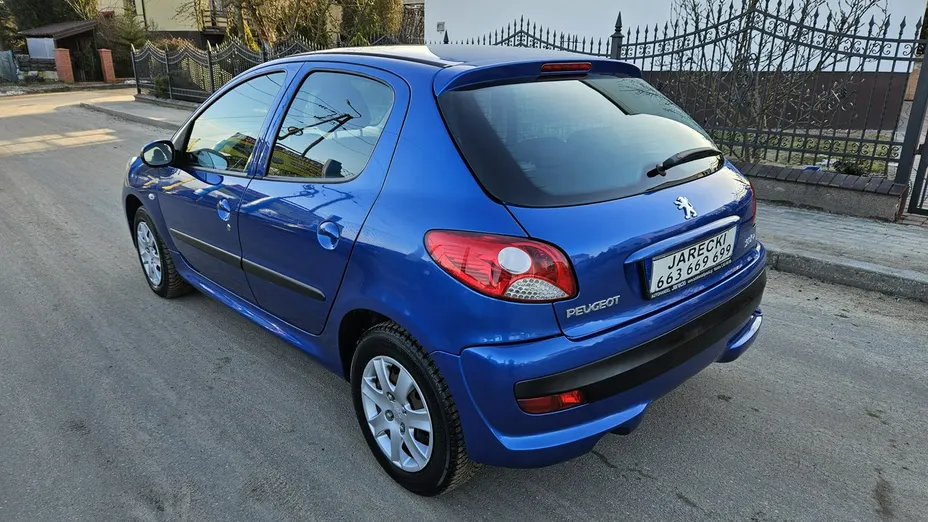 PEUGEOT 206+ -