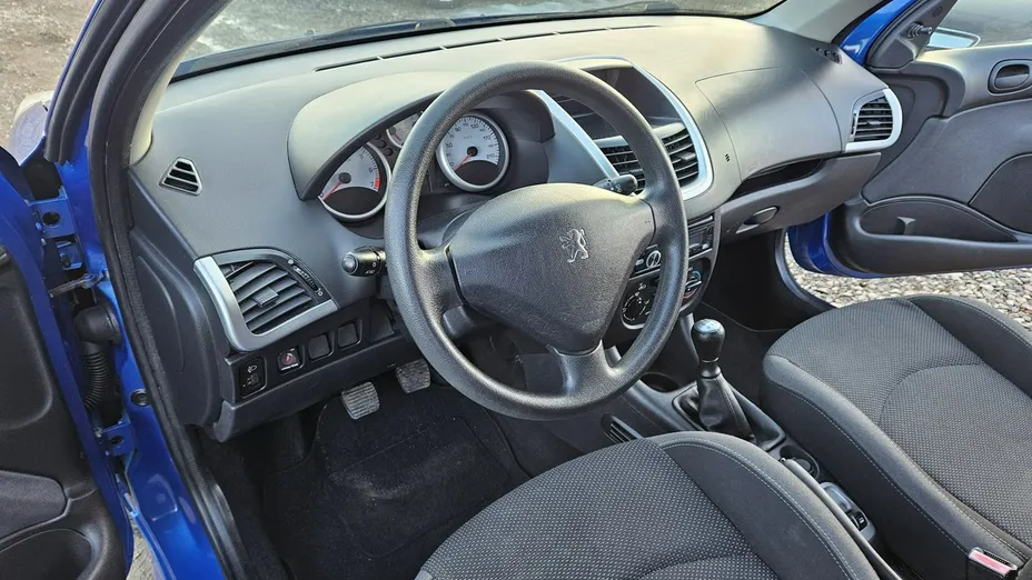 PEUGEOT 206+ -