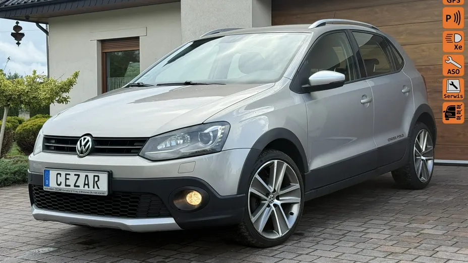 VOLKSWAGEN Polo -