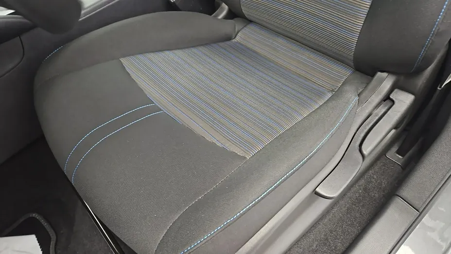 NISSAN Leaf -