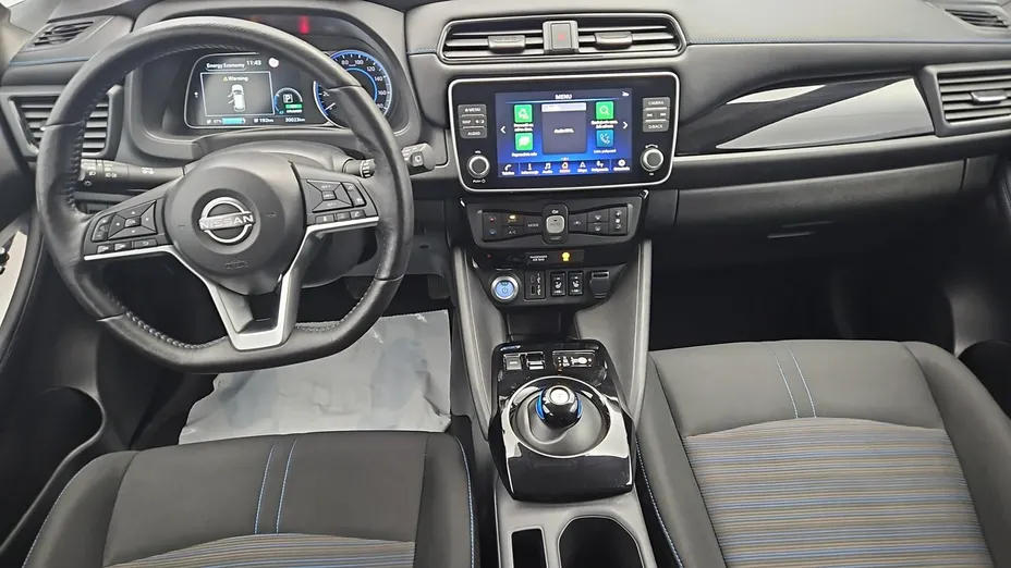 NISSAN Leaf -