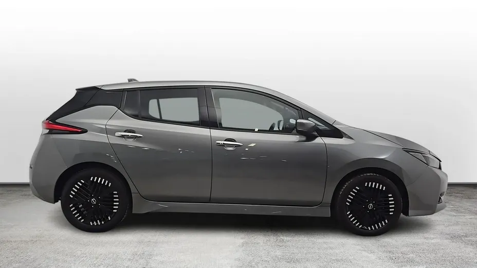 NISSAN Leaf -
