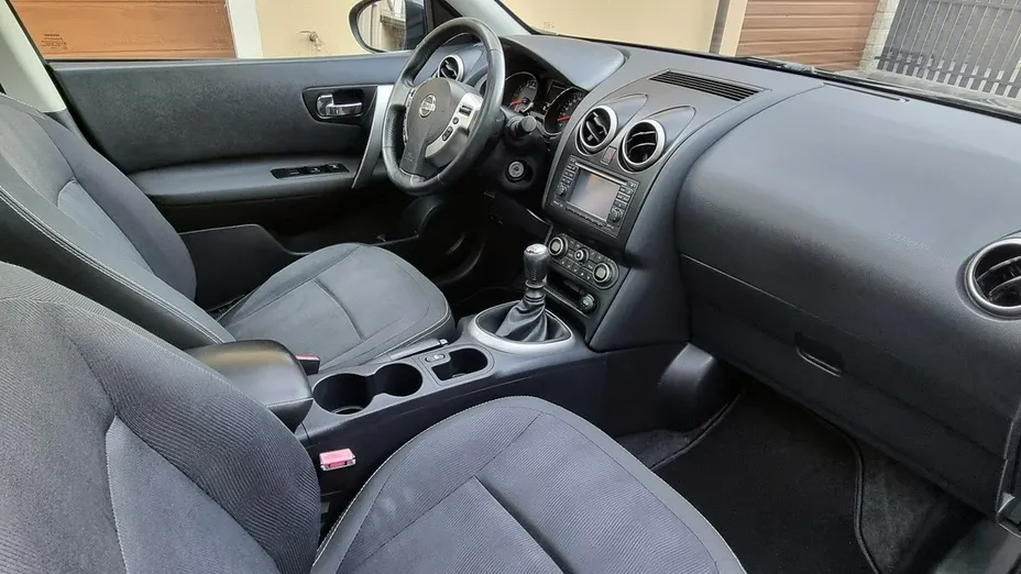 NISSAN Qashqai -
