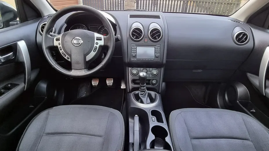 NISSAN Qashqai -