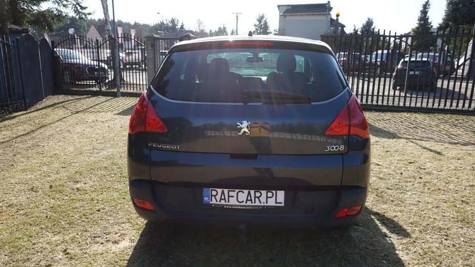 PEUGEOT 3008 -