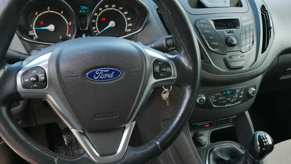 FORD Tourneo Courier -