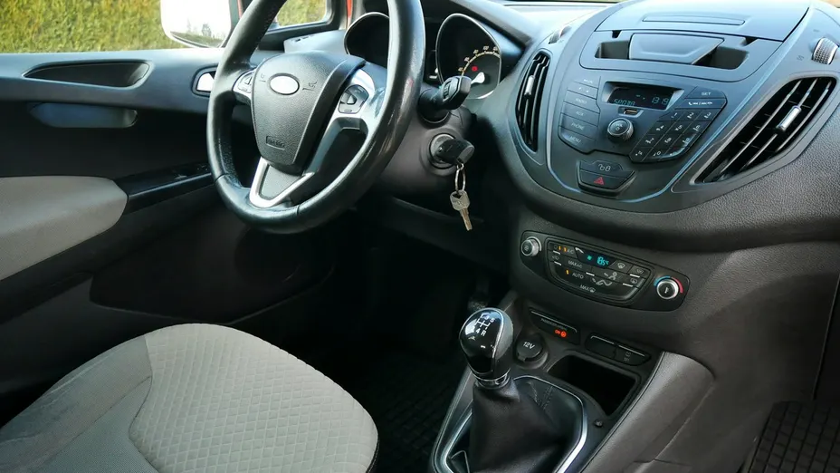 FORD Tourneo Courier -