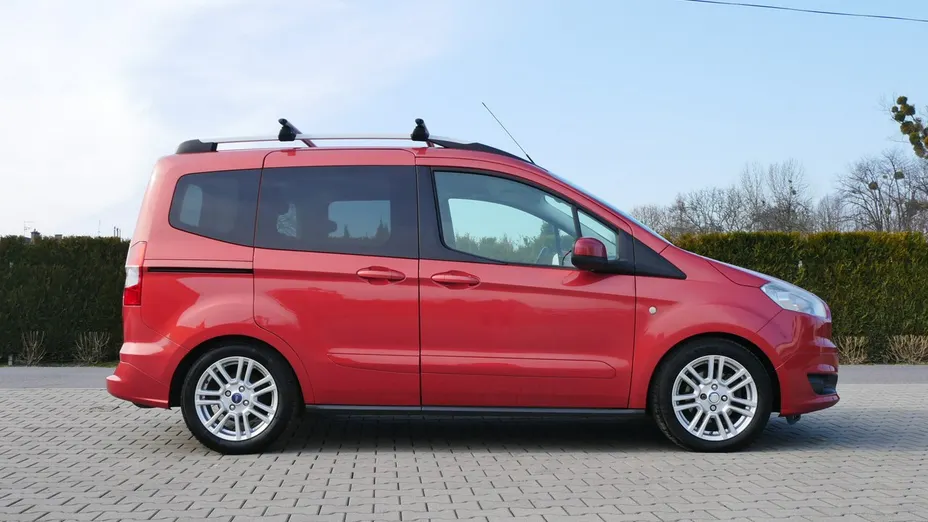 FORD Tourneo Courier -