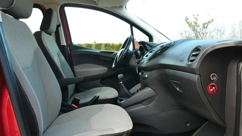 FORD Tourneo Courier -