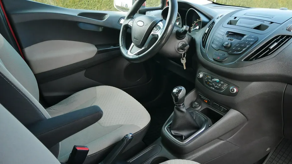 FORD Tourneo Courier -