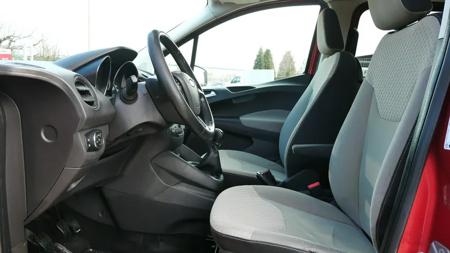 FORD Tourneo Courier -