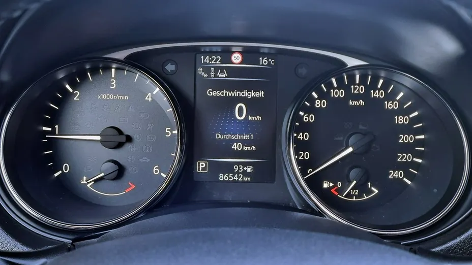 NISSAN X-Trail -