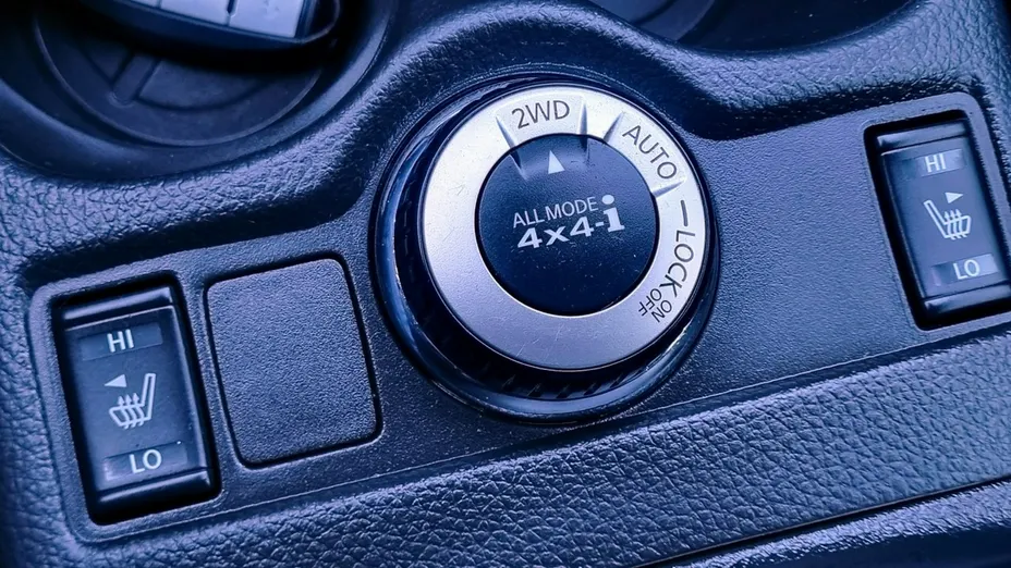 NISSAN X-Trail -