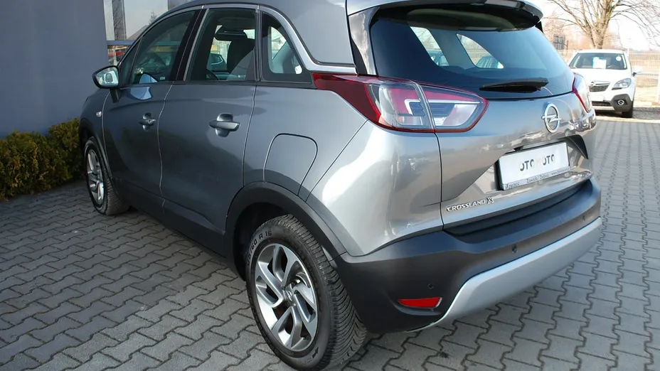 OPEL Crossland X -