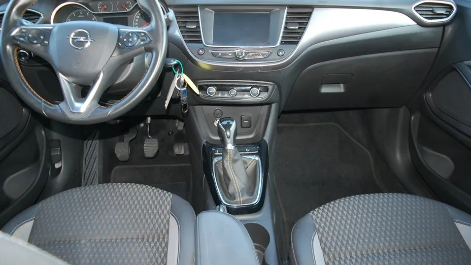 OPEL Crossland X -