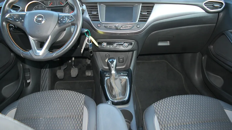 OPEL Crossland X -