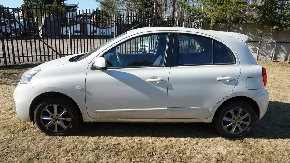 NISSAN Micra -