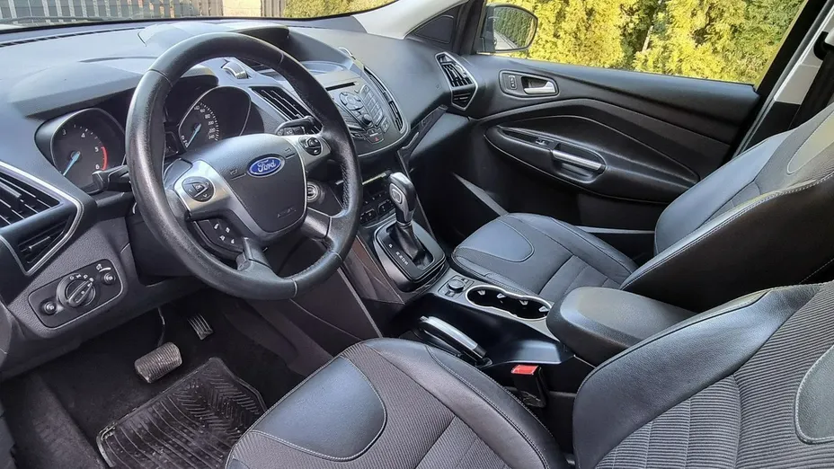FORD Kuga -
