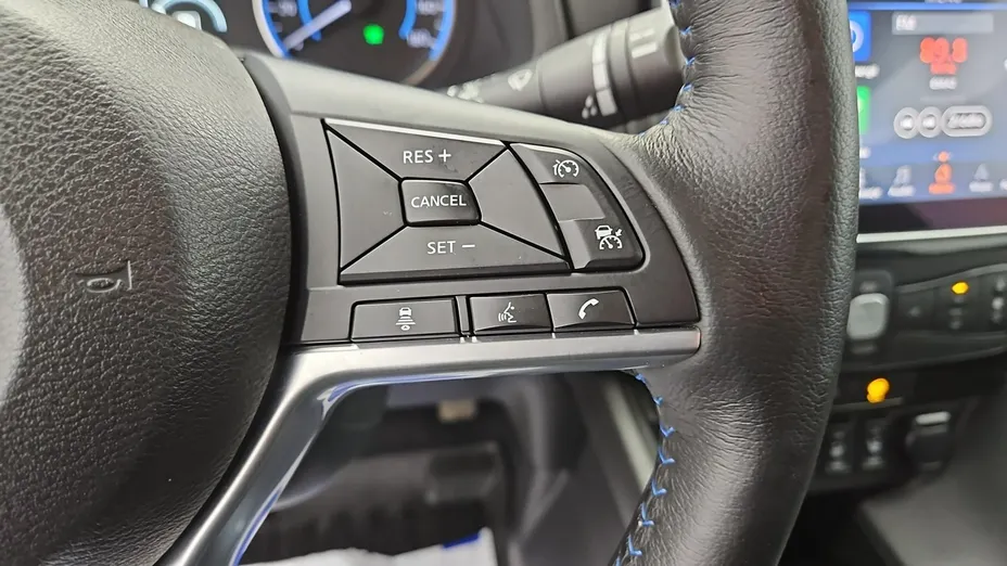 NISSAN Leaf -