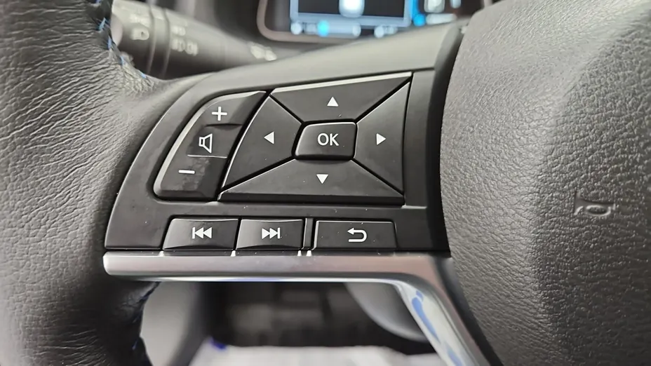 NISSAN Leaf -